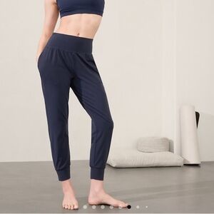 Athleta Salutation Jogger Navy size small, tall inseam (30.5)
